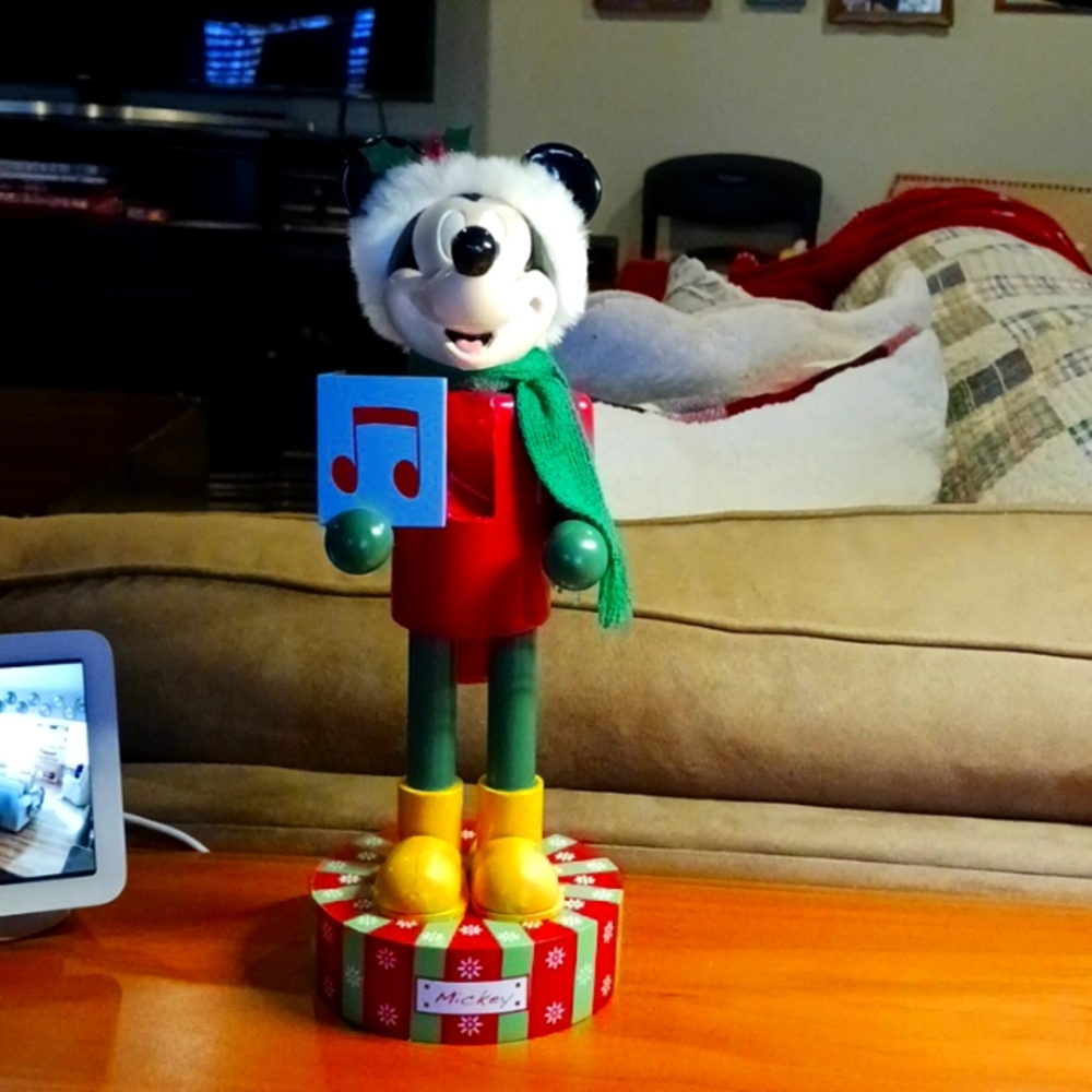 Disney Mickey Mouse Nutcracker Caroler